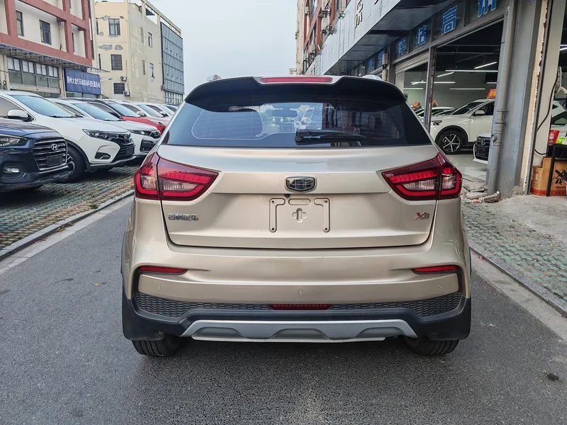Geely Vision X3 2020 1.5L CVT Premium Trim exterior photo 7 Geely Vision X3 2020 1.5L CVT Premium Trim exterior photo 7
