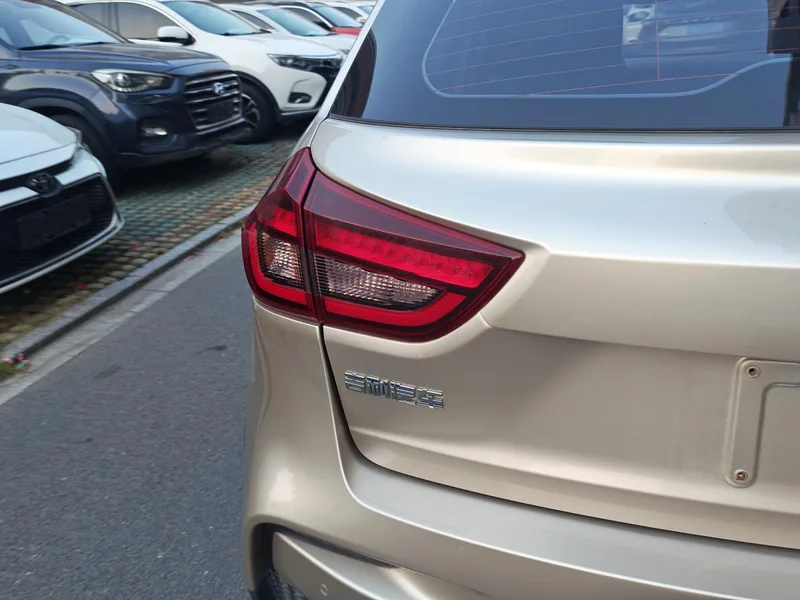 Geely Vision X3 2020 1.5L CVT Premium Trim interior photo 11 Geely Vision X3 2020 1.5L CVT Premium Trim interior photo 11