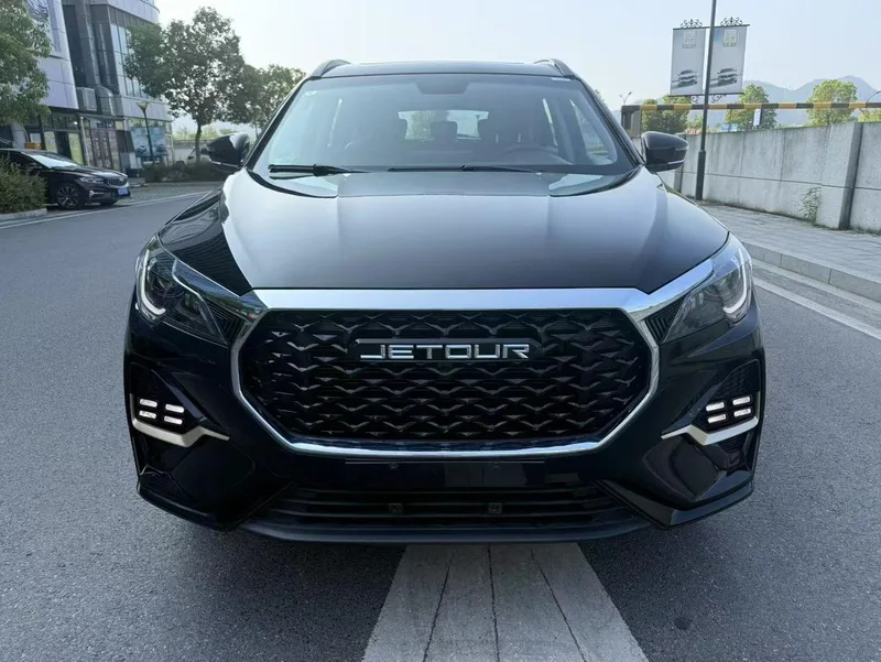 Jetour X70 2025 1.5T DCT To surpass PRO 5 seat exterior photo 2 Jetour X70 2025 1.5T DCT To surpass PRO 5 seat exterior photo 2