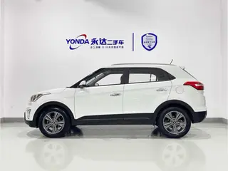 Hyundai ix25 2015 1.6L Automatic two-drive intelligent type GLS exterior photo 4 Hyundai ix25 2015 1.6L Automatic two-drive intelligent type GLS exterior photo 4