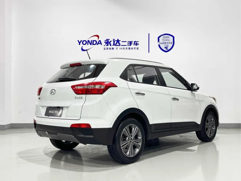 Hyundai ix25 2015 1.6L Automatic two-drive intelligent type GLS exterior photo 5 Hyundai ix25 2015 1.6L Automatic two-drive intelligent type GLS exterior photo 5