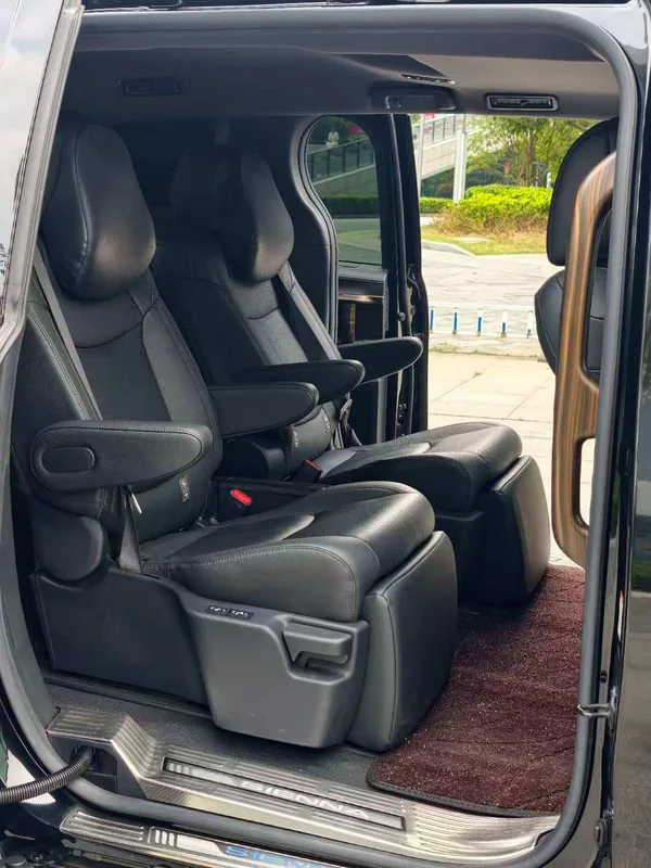 Toyota Sienna 2023 Doble motor 2.5L Versión de lujo interior foto 7 Toyota Sienna 2023 Doble motor 2.5L Versión de lujo interior foto 7