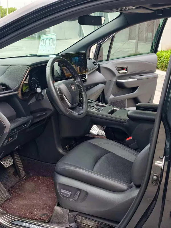 Toyota Sienna 2023 Doble motor 2.5L Versión de lujo interior foto 8 Toyota Sienna 2023 Doble motor 2.5L Versión de lujo interior foto 8