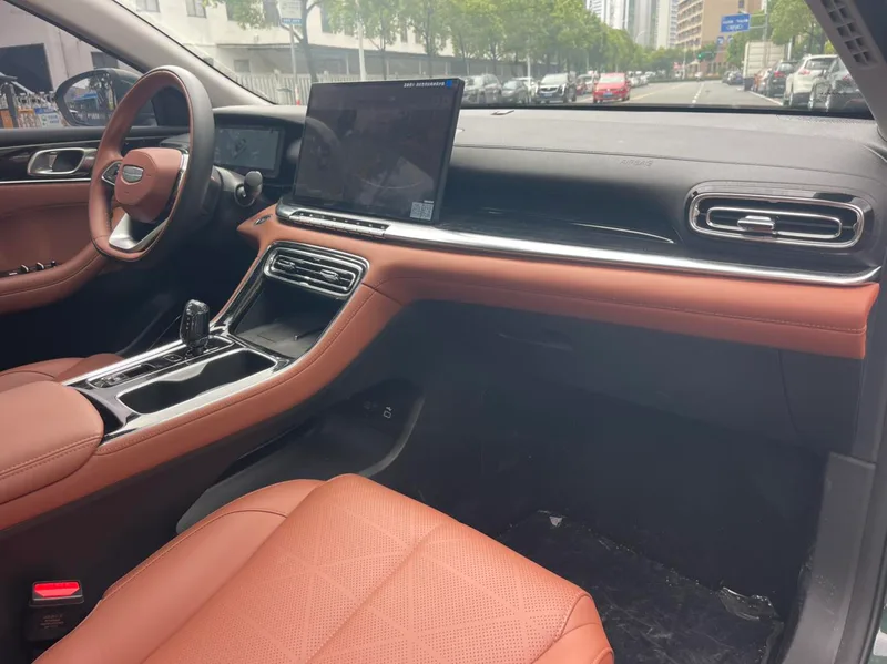Geely Emgrand 2026 5.ª generación 1.5T DCT Modelo insignia interior foto 16 Geely Emgrand 2026 5.ª generación 1.5T DCT Modelo insignia interior foto 16