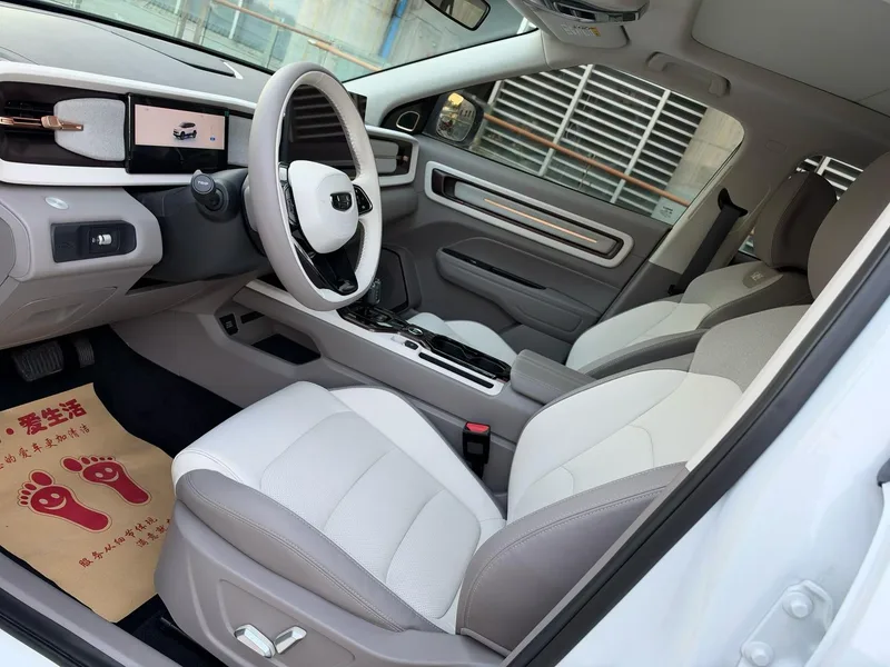 Geely ICON 2026 1.5TD Chocolate alcohol version interior photo 7 Geely ICON 2026 1.5TD Chocolate alcohol version interior photo 7