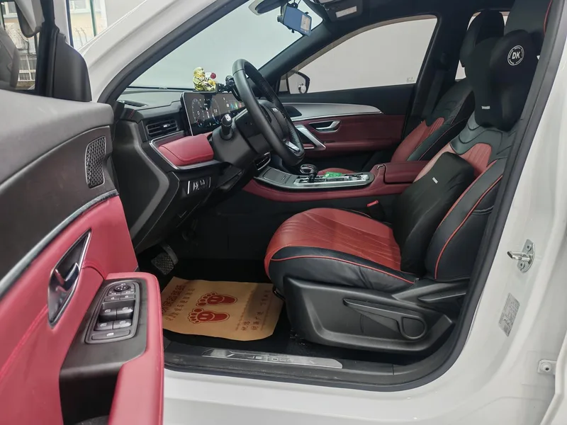 Jetour X70 PLUS 2024 Champion Edition 1.5T DCT Champion PRO 5 seat interior photo 13 Jetour X70 PLUS 2024 Champion Edition 1.5T DCT Champion PRO 5 seat interior photo 13