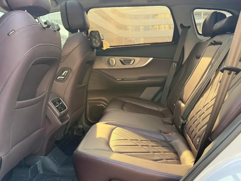 Chery Tiggo 8 Pro 2022 290T Two-Drive Vast Edition 5 seat interior photo 14 Chery Tiggo 8 Pro 2022 290T Two-Drive Vast Edition 5 seat interior photo 14