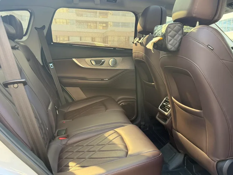 Chery Tiggo 8 Pro 2022 290T Two-Drive Vast Edition 5 seat interior photo 15 Chery Tiggo 8 Pro 2022 290T Two-Drive Vast Edition 5 seat interior photo 15