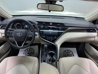 Toyota Camry 2019 2.5G Edición de lujo País VI interior foto 17 Toyota Camry 2019 2.5G Edición de lujo País VI interior foto 17
