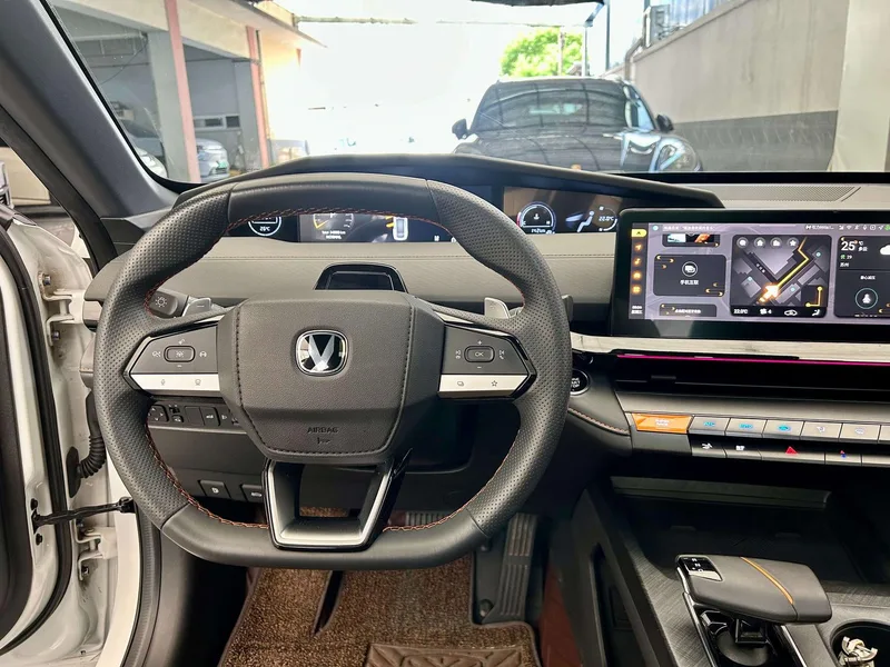 Changan UNI-V 2023 1.5T Premium Trim interior photo 12 Changan UNI-V 2023 1.5T Premium Trim interior photo 12