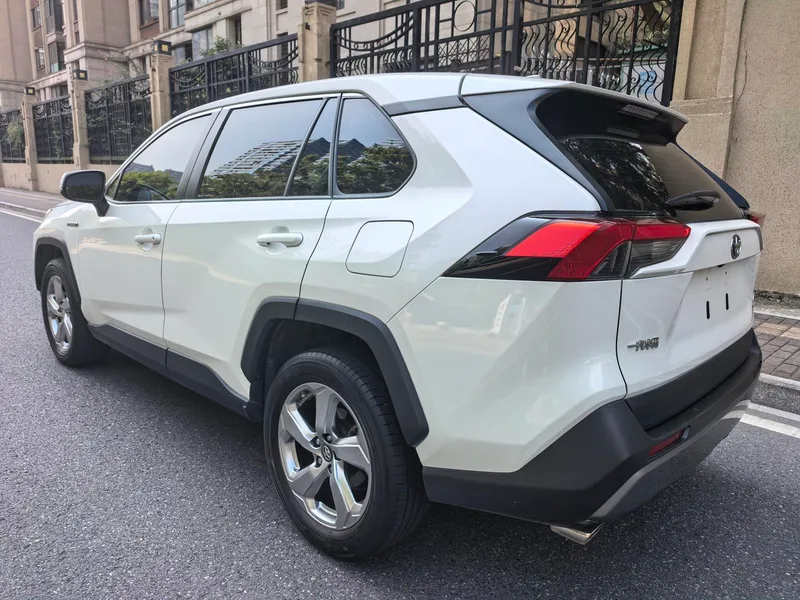 Toyota RAV4 2020 Dual Power 2.5L CVT Two-wheel drive elite version interior photo 6 Toyota RAV4 2020 Dual Power 2.5L CVT Two-wheel drive elite version interior photo 6