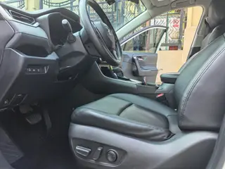 Toyota RAV4 2020 Dual Power 2.5L CVT Two-wheel drive elite version interior photo 9 Toyota RAV4 2020 Dual Power 2.5L CVT Two-wheel drive elite version interior photo 9