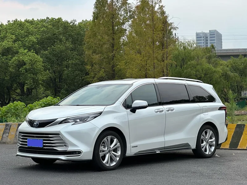 Toyota Sienna 2023 Restyling Dual Power 2.5L Platinum Edition exterior photo 1 Toyota Sienna 2023 Restyling Dual Power 2.5L Platinum Edition exterior photo 1
