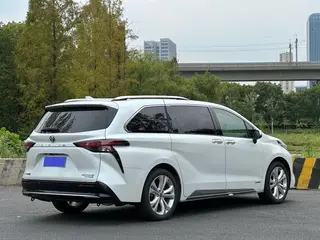 Toyota Sienna 2023 Restyling Dual Power 2.5L Platinum Edition exterior photo 7 Toyota Sienna 2023 Restyling Dual Power 2.5L Platinum Edition exterior photo 7