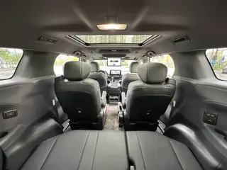 Toyota Sienna 2023 Restyling Dual Power 2.5L Platinum Edition interior photo 15 Toyota Sienna 2023 Restyling Dual Power 2.5L Platinum Edition interior photo 15