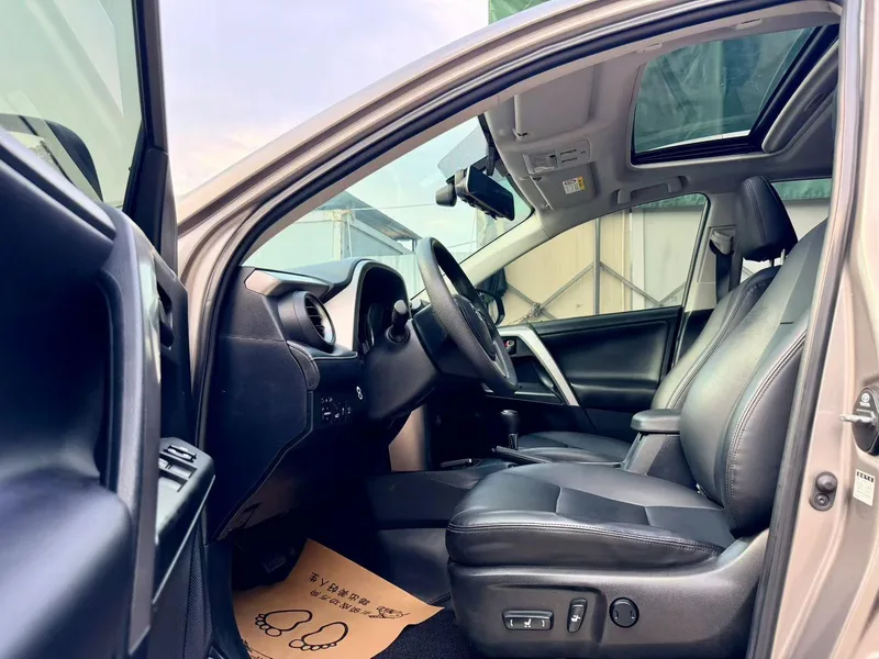 Toyota RAV4 2019 2.0L CVT Moda de tracción en dos ruedas X Edición limitada País VI interior foto 6 Toyota RAV4 2019 2.0L CVT Moda de tracción en dos ruedas X Edición limitada País VI interior foto 6