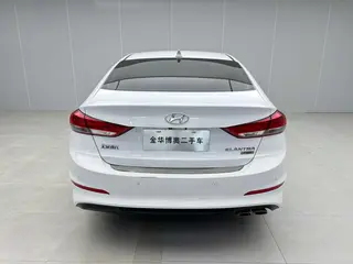 Hyundai Elantra Lingdong 2020 1.4T Doble embrague deslumbrante Tipo de vitalidad exterior foto 5 Hyundai Elantra Lingdong 2020 1.4T Doble embrague deslumbrante Tipo de vitalidad exterior foto 5