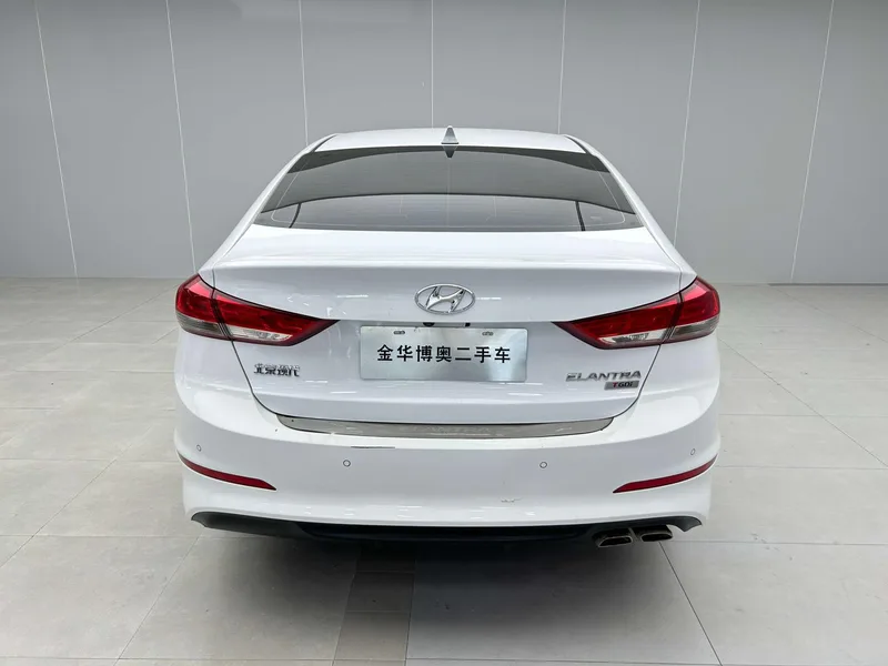 Hyundai Elantra Lingdong 2020 1.4T Doble embrague deslumbrante Tipo de vitalidad exterior foto 5 Hyundai Elantra Lingdong 2020 1.4T Doble embrague deslumbrante Tipo de vitalidad exterior foto 5