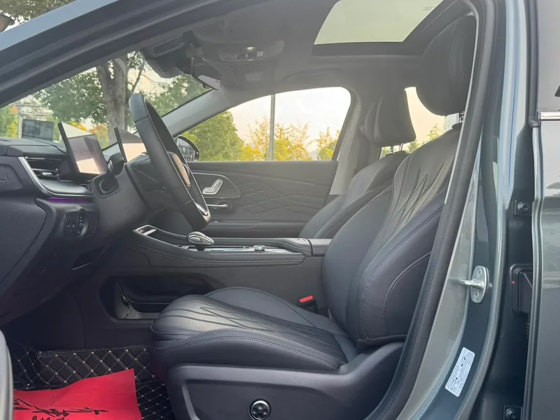 Chery Arrizo 8 PRO 2025 1.6T DCT Luxury type+ interior photo 11 Chery Arrizo 8 PRO 2025 1.6T DCT Luxury type+ interior photo 11