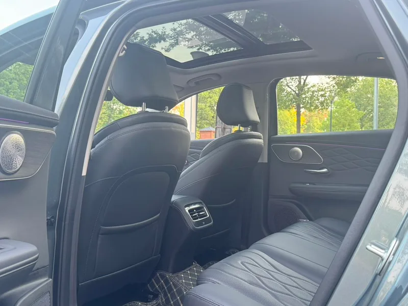 Chery Arrizo 8 PRO 2025 1.6T DCT Luxury type+ interior photo 12 Chery Arrizo 8 PRO 2025 1.6T DCT Luxury type+ interior photo 12