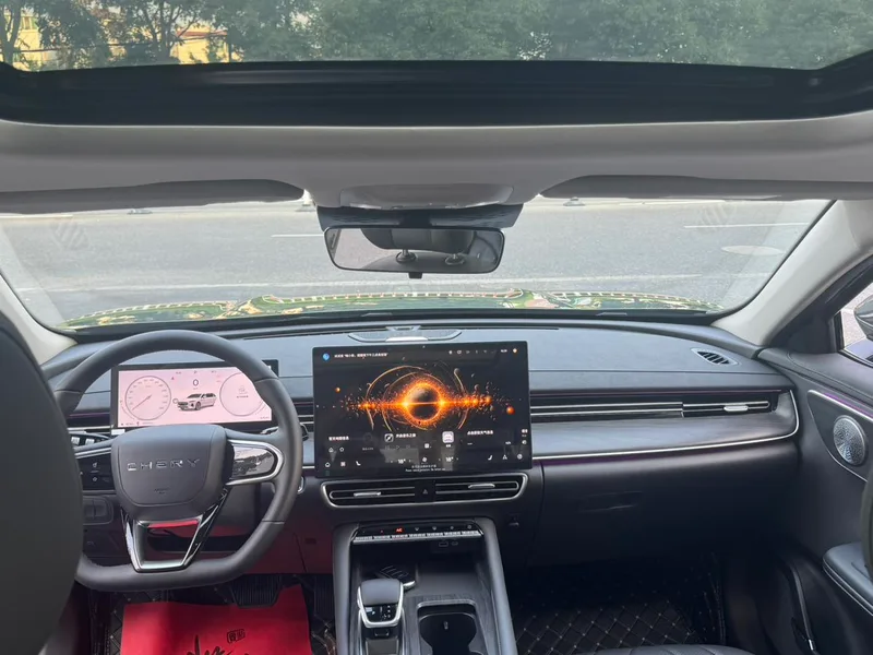 Chery Arrizo 8 PRO 2025 1.6T DCT Luxury type+ interior photo 13 Chery Arrizo 8 PRO 2025 1.6T DCT Luxury type+ interior photo 13