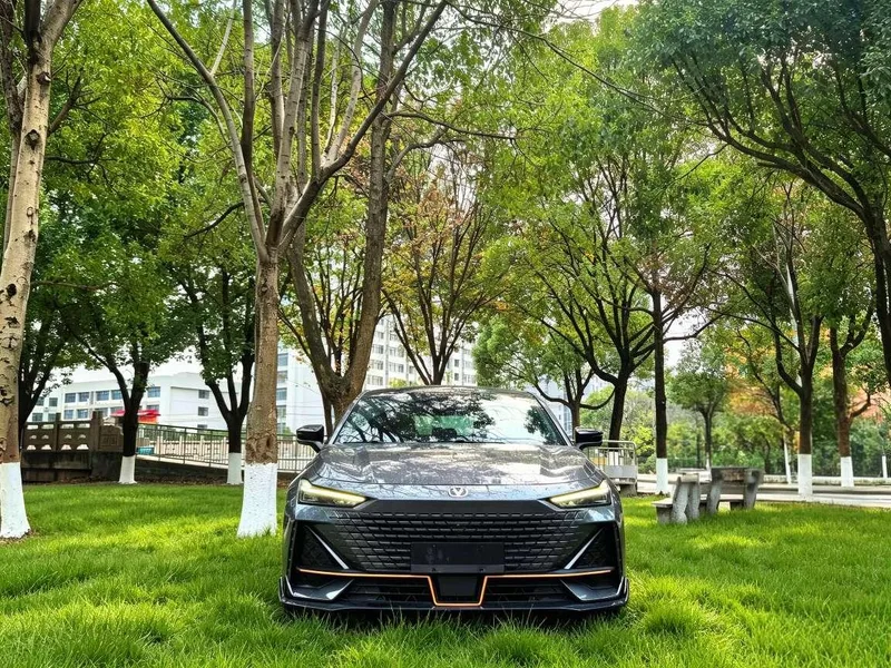 Changan UNI-V 2023 1.5T Sports version exterior photo 2 Changan UNI-V 2023 1.5T Sports version exterior photo 2