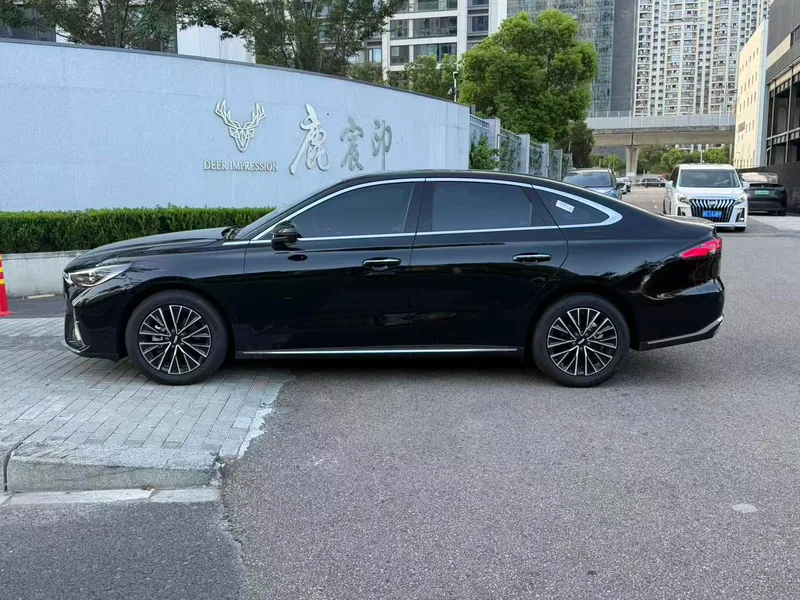 Geely Emgrand 2026 5th Gen 1.5T DCT Flagship exterior photo 4 Geely Emgrand 2026 5th Gen 1.5T DCT Flagship exterior photo 4