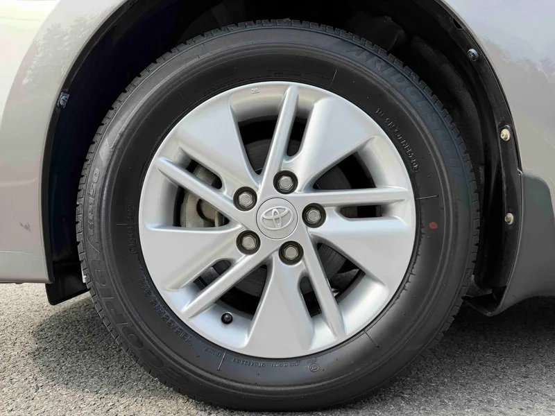 Toyota Corolla 2017 1.6L CVT GL interior photo 19 Toyota Corolla 2017 1.6L CVT GL interior photo 19