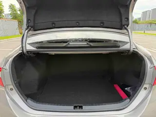 Toyota Corolla 2017 1.6L CVT GL interior photo 20 Toyota Corolla 2017 1.6L CVT GL interior photo 20