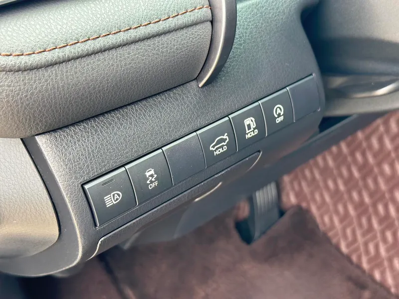 Toyota Camry 2019 2.0G Luxury Edition Country VI exterior photo 9 Toyota Camry 2019 2.0G Luxury Edition Country VI exterior photo 9