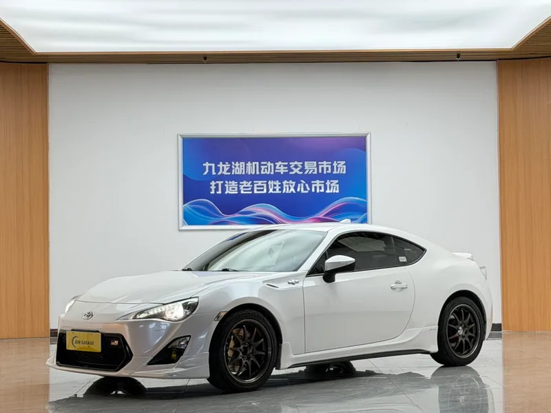 Toyota 86 2014 2.0L Automatic Luxury Model exterior photo 1 Toyota 86 2014 2.0L Automatic Luxury Model exterior photo 1