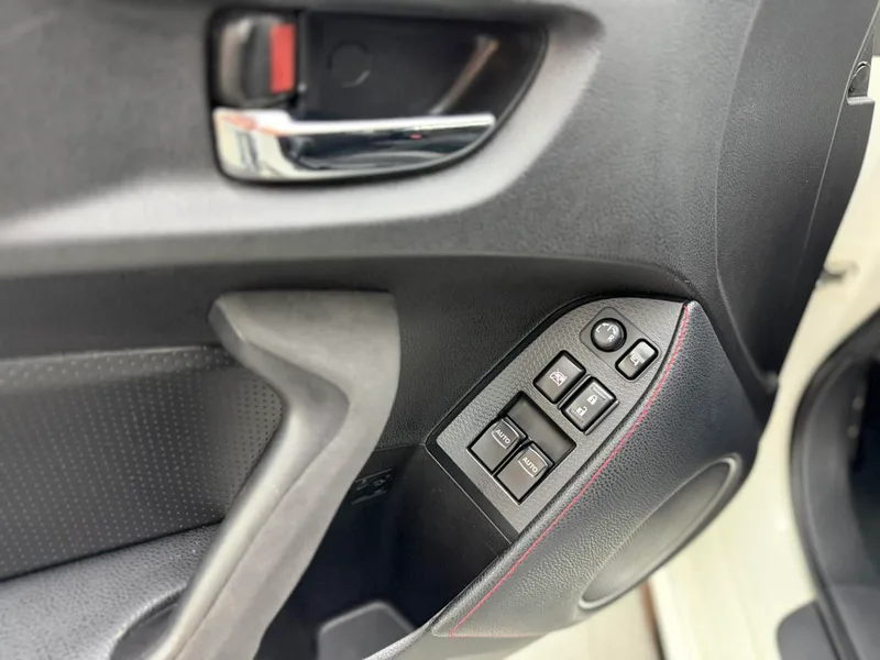 Toyota 86 2014 2.0L Automatic Luxury Model interior photo 9 Toyota 86 2014 2.0L Automatic Luxury Model interior photo 9
