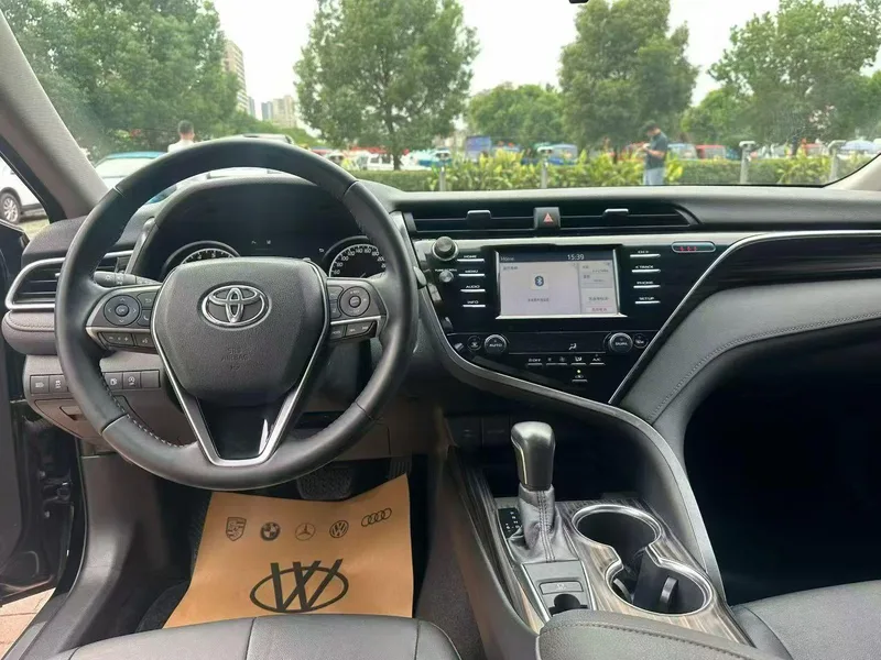 Toyota Camry 2018 2.0G Edición de lujo interior foto 6 Toyota Camry 2018 2.0G Edición de lujo interior foto 6