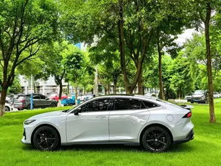 Changan UNI-V 2022 1.5T Acabado premium exterior foto 7 Changan UNI-V 2022 1.5T Acabado premium exterior foto 7