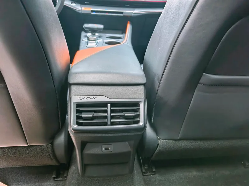 Changan UNI-V 2022 1.5T Acabado premium interior foto 10 Changan UNI-V 2022 1.5T Acabado premium interior foto 10