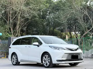 Toyota Sienna 2024 Doble motor 2.5L Edición de platino exterior foto 3 Toyota Sienna 2024 Doble motor 2.5L Edición de platino exterior foto 3