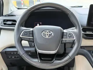 Toyota Sienna 2024 Doble motor 2.5L Edición de platino exterior foto 8 Toyota Sienna 2024 Doble motor 2.5L Edición de platino exterior foto 8