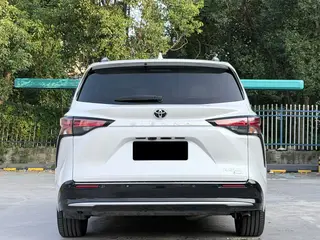 Toyota Sienna 2024 Doble motor 2.5L Edición de platino interior foto 17 Toyota Sienna 2024 Doble motor 2.5L Edición de platino interior foto 17