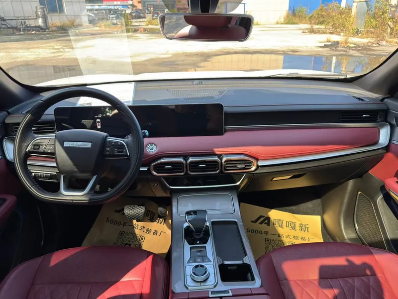 Jetour X70 PLUS 2024 Champion Edition 1.5T DCT Champion MAX 5 seat interior photo 6 Jetour X70 PLUS 2024 Champion Edition 1.5T DCT Champion MAX 5 seat interior photo 6