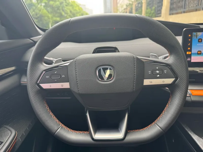 Changan UNI-V 2022 1.5T Acabado premium interior foto 13 Changan UNI-V 2022 1.5T Acabado premium interior foto 13
