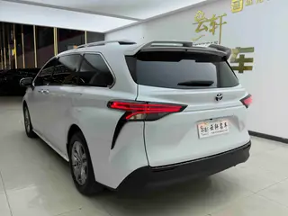 Toyota Sienna 2024 Doble motor 2.5L Versión cómoda exterior foto 4 Toyota Sienna 2024 Doble motor 2.5L Versión cómoda exterior foto 4