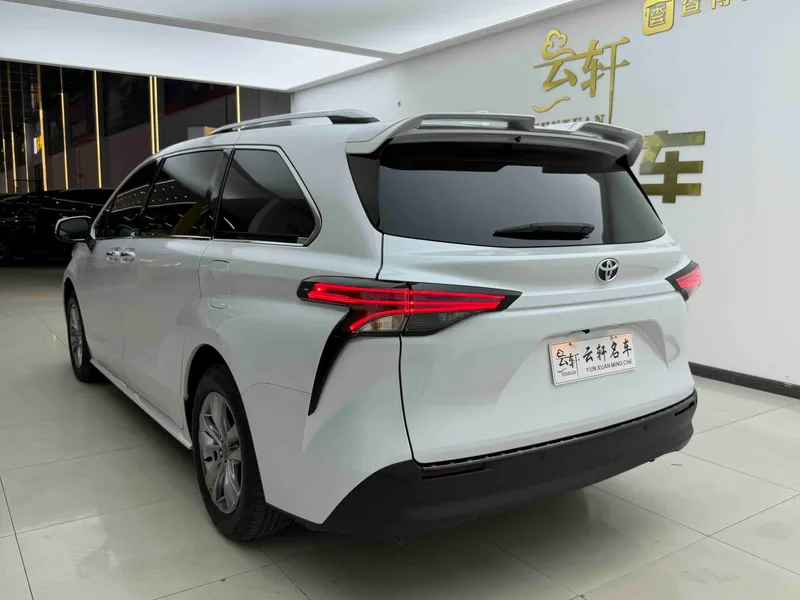 Toyota Sienna 2024 Doble motor 2.5L Versión cómoda exterior foto 4 Toyota Sienna 2024 Doble motor 2.5L Versión cómoda exterior foto 4