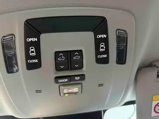 Toyota Sienna 2024 Doble motor 2.5L Versión cómoda interior foto 13 Toyota Sienna 2024 Doble motor 2.5L Versión cómoda interior foto 13