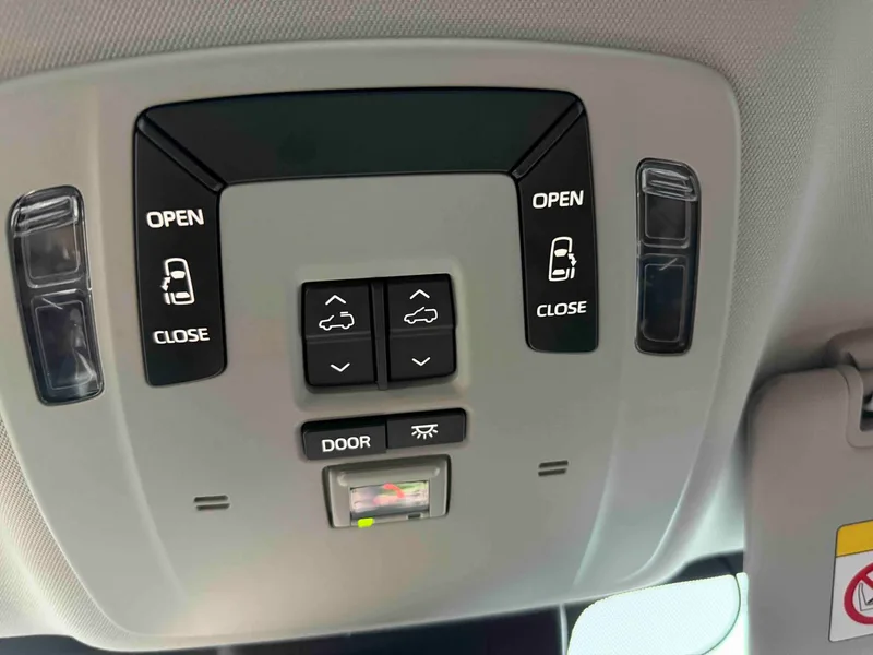Toyota Sienna 2024 Doble motor 2.5L Versión cómoda interior foto 13 Toyota Sienna 2024 Doble motor 2.5L Versión cómoda interior foto 13