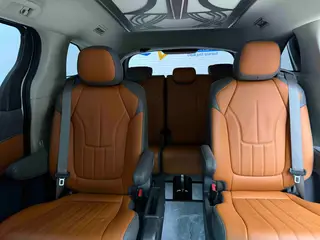 Toyota Sienna 2024 Doble motor 2.5L Versión cómoda interior foto 14 Toyota Sienna 2024 Doble motor 2.5L Versión cómoda interior foto 14
