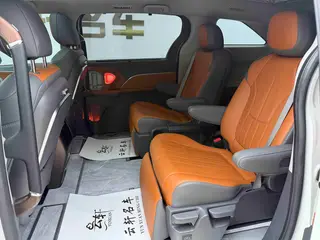 Toyota Sienna 2024 Doble motor 2.5L Versión cómoda interior foto 15 Toyota Sienna 2024 Doble motor 2.5L Versión cómoda interior foto 15