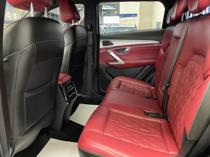 Jetour X70 PLUS 2023 1.5T DCT Brave person PLUS 5 seat interior photo 13 Jetour X70 PLUS 2023 1.5T DCT Brave person PLUS 5 seat interior photo 13