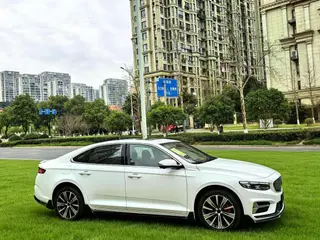 Geely Preface 2025 1.5T Oriente Yao Edición Kunlun exterior foto 3 Geely Preface 2025 1.5T Oriente Yao Edición Kunlun exterior foto 3
