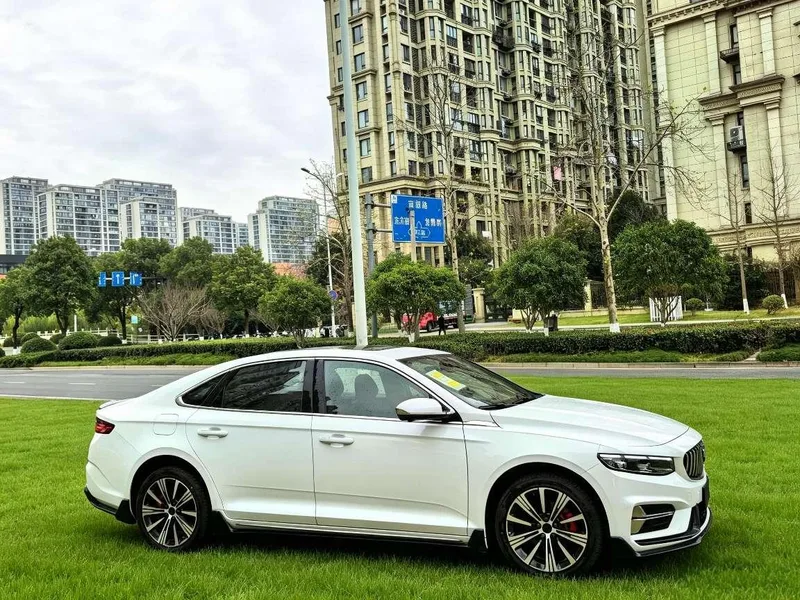 Geely Preface 2025 1.5T Oriente Yao Edición Kunlun exterior foto 3 Geely Preface 2025 1.5T Oriente Yao Edición Kunlun exterior foto 3