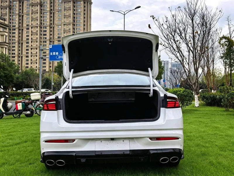 Geely Preface 2025 1.5T Oriente Yao Edición Kunlun exterior foto 5 Geely Preface 2025 1.5T Oriente Yao Edición Kunlun exterior foto 5